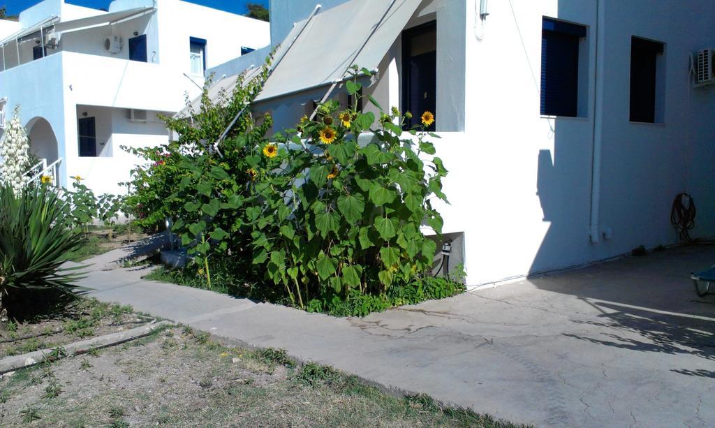 Iro Apartments Paralia Agias Foteinis Exterior foto