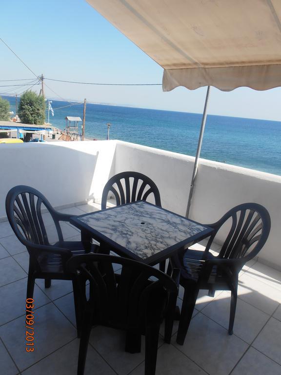 Iro Apartments Paralia Agias Foteinis Habitación foto