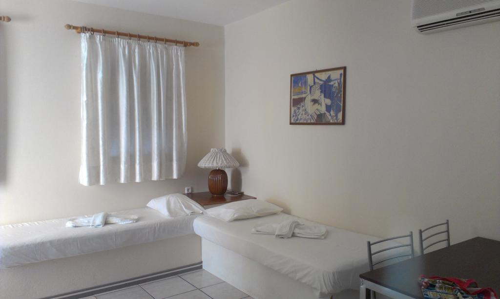 Iro Apartments Paralia Agias Foteinis Habitación foto