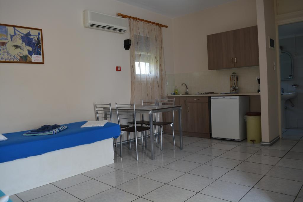 Iro Apartments Paralia Agias Foteinis Exterior foto